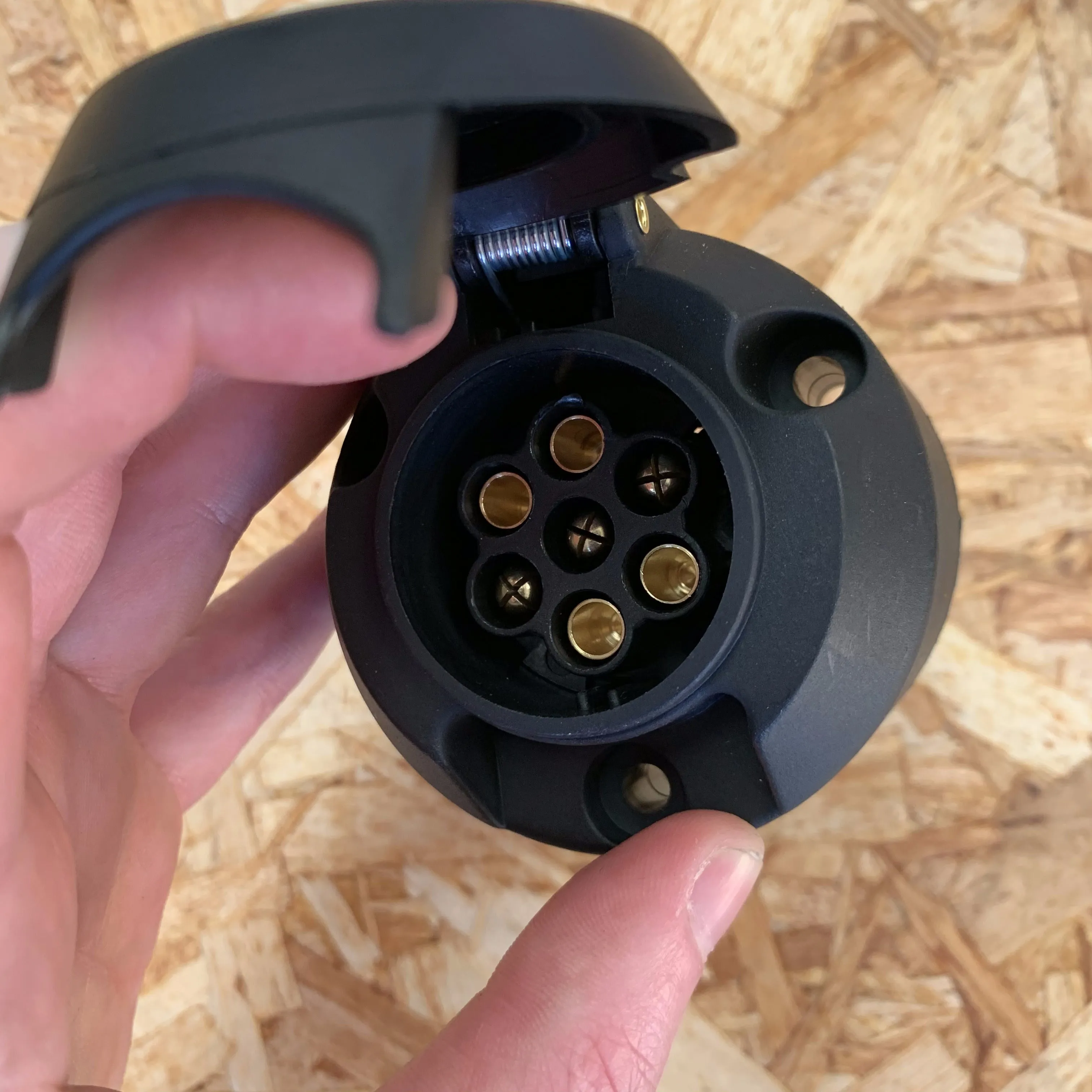 12N 7 Pole Plastic Trailer Socket