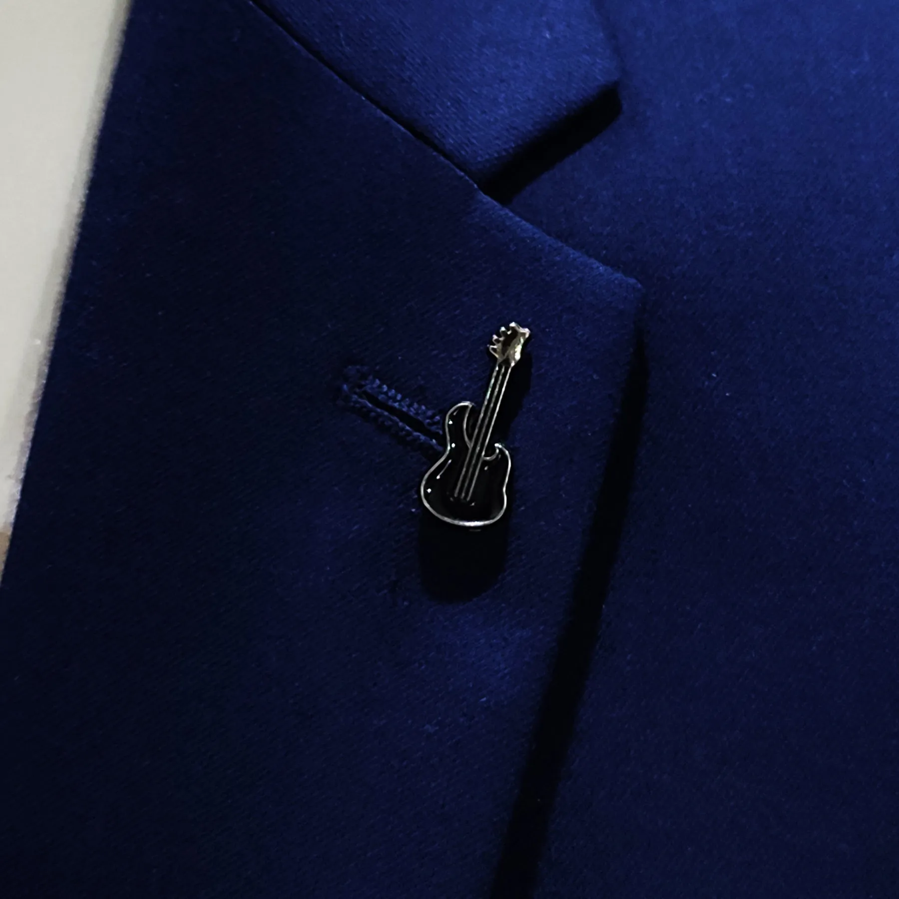 BLACK GUITAR Gunmetal LAPEL PINS