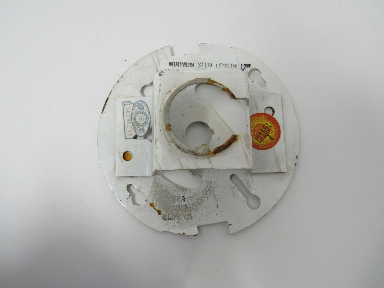 Commercial Pendant Light Fixture Bracket 5-1/4-in Round Off White/Silver -- Used
