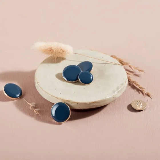 Dotty Button river